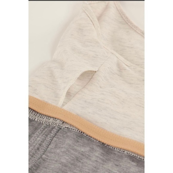 Lululemon • Contentment Triangle Tank Heathered Silver Slate/Polar Cream - Picture 11 of 11
